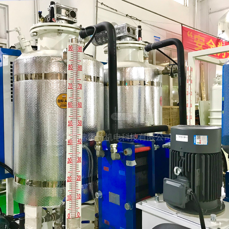 兒童座椅軟泡發(fā)泡機